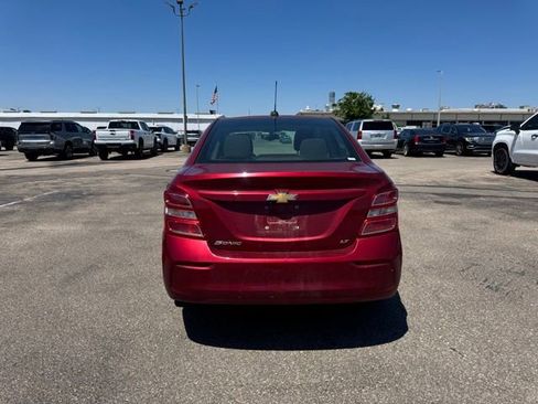 Used 2017 Chevrolet Sonic LT w/ Convenience Package FWD image 6