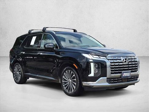 Used 2023 Hyundai Palisade Calligraphy FWD image 3