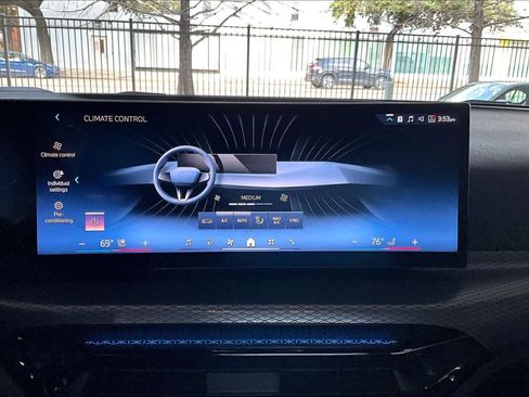 Used 2025 BMW 330i Sedan w/ Premium Package image 18