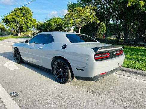 Used 2021 Dodge Challenger R/T Scat Pack RWD image 3