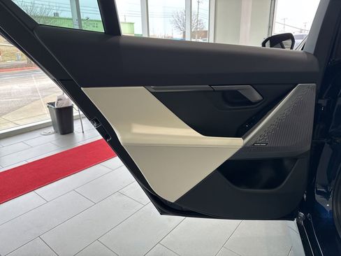 New 2026 BMW 550e xDrive image 44