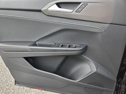 New 2026 Volkswagen Taos SE FWD image 20