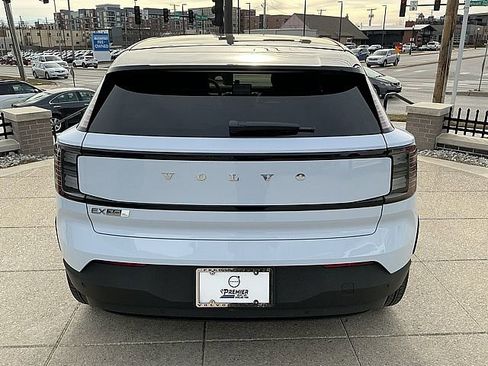 New 2026 Volvo EX30 Plus w/ Climate Package image 9