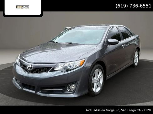 Used 2013 Toyota Camry SE image 1
