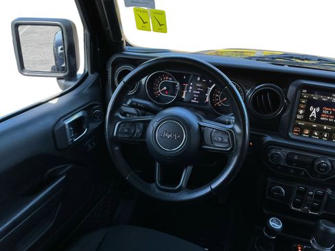 Used 2021 Jeep Gladiator Sport AWD/4WD image 11