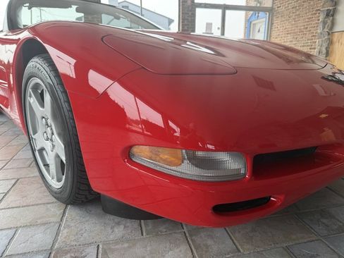 Used 1999 Chevrolet Corvette Convertible RWD image 23