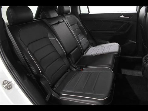 Used 2023 Volkswagen Tiguan SEL R-Line AWD/4WD image 19