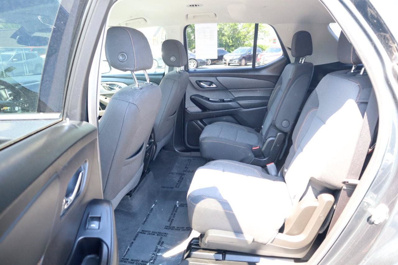 Used 2019 Chevrolet Traverse LT FWD image 16