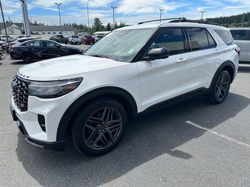 Certified 2025 Ford Explorer ST AWD/4WD image 6