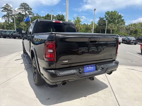 Used 2025 RAM 1500 Big Horn AWD/4WD image 5