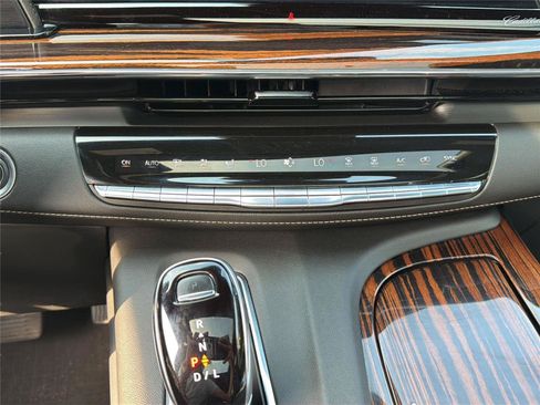 Used 2023 Cadillac Escalade ESV Premium Luxury AWD/4WD image 37