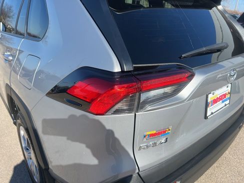 Used 2022 Toyota RAV4 LE image 32