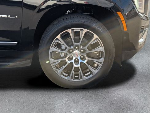 Used 2025 GMC Yukon Denali AWD/4WD image 6