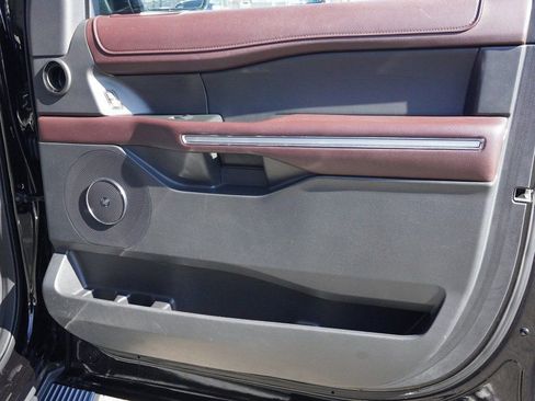 Used 2024 Ford Expedition Limited image 29