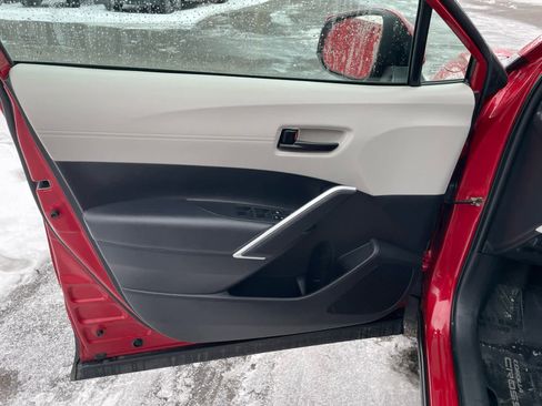 Used 2022 Toyota Corolla Cross LE image 11