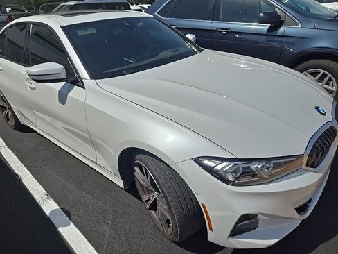 Used 2023 BMW 330i Sedan w/ Premium Package image 3