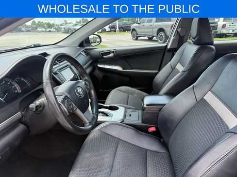 Used 2013 Toyota Camry SE FWD image 4