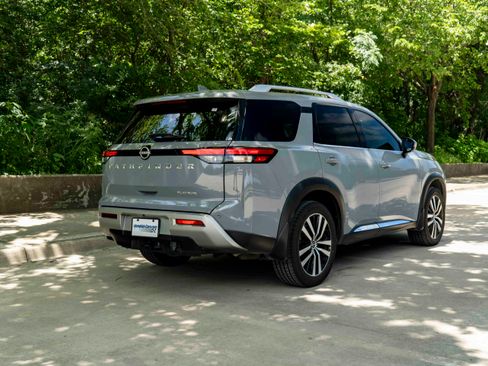 Used 2023 Nissan Pathfinder Platinum FWD image 9