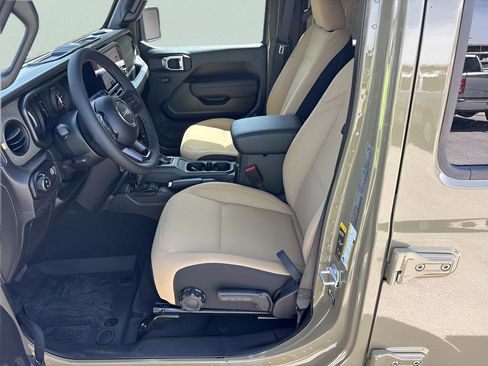 New 2026 Jeep Gladiator Willys AWD/4WD image 9
