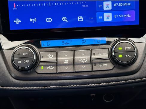 Used 2015 Toyota RAV4 Limited w/ Technology Package image 10