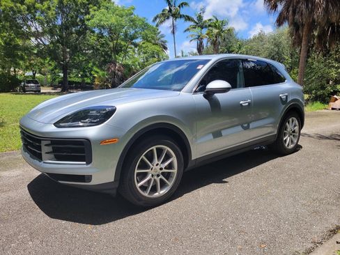 Used 2024 Porsche Cayenne AWD/4WD image 1