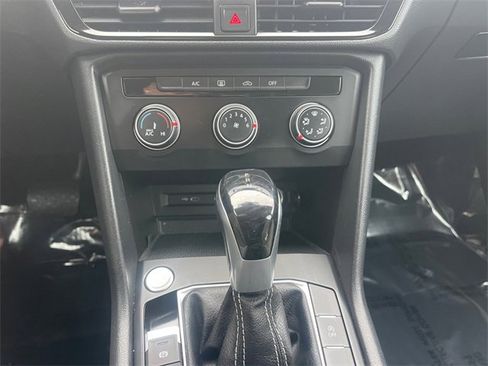 Used 2022 Volkswagen Taos S image 15