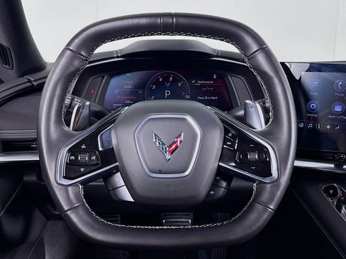 Used 2021 Chevrolet Corvette Stingray Coupe w/ Z51 Performance Package image 16