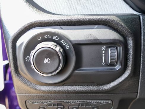 New 2026 Jeep Wrangler Unlimited Sahara AWD/4WD image 29