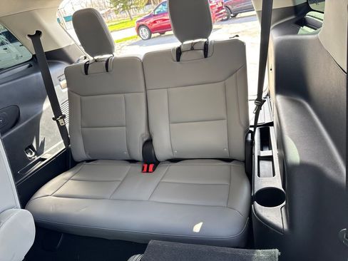 Used 2025 Ford Explorer Active w/ Active Comfort Package AWD/4WD image 38