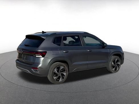 Used 2025 Volkswagen Taos SE image 15