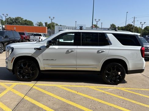 New 2026 GMC Yukon Denali w/ Denali Reserve Package AWD/4WD image 9