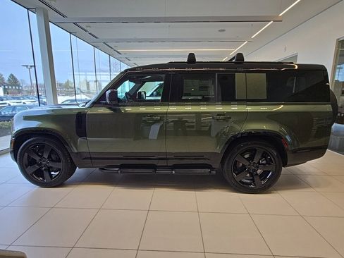 New 2026 Land Rover Defender 130 X-Dynamic SE image 3