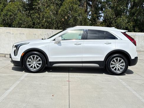 Used 2019 Cadillac XT4 Premium Luxury w/ Technology Package image 2