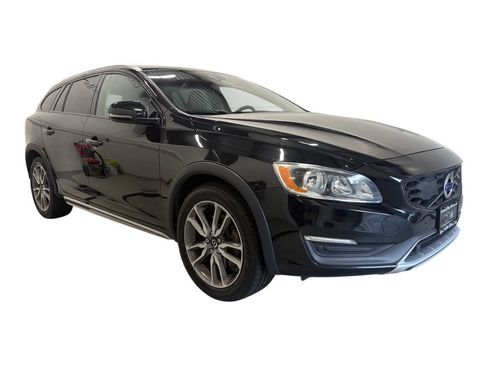Used 2016 Volvo V60 T5 Cross Country w/ Convenience Package AWD/4WD image 3