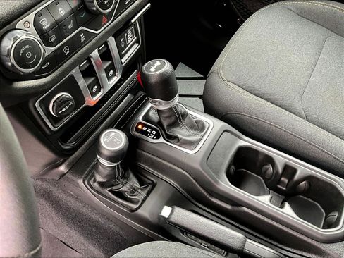 Used 2024 Jeep Wrangler Sport AWD/4WD image 15