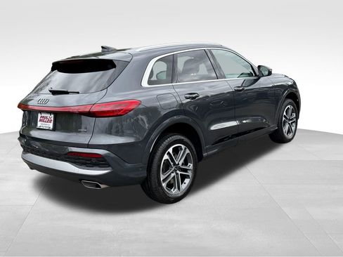 Used 2025 Audi Q5 Premium w/ Convenience Package AWD/4WD image 9