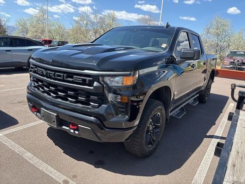 Certified 2024 Chevrolet Silverado 1500 Custom Trail Boss w/ LPO, Dark Essentials Package AWD/4WD image 2