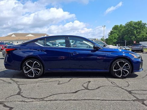 Used 2024 Nissan Altima 2.5 SR FWD image 7