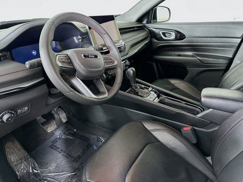 Certified 2025 Jeep Compass Trailhawk w/ Trailhawk Elite Group image 17