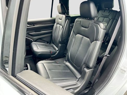 Certified 2025 Jeep Grand Cherokee L Limited w/ Black Appearance Package AWD/4WD image 25