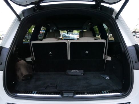 Used 2025 Mercedes-Benz GLS 450 4MATIC image 33