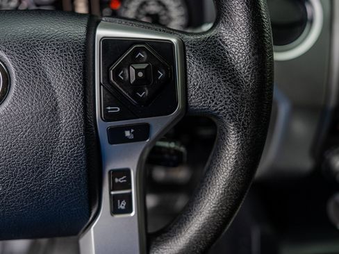 Used 2018 Toyota Tundra SR5 w/ SR5 Upgrade Package image 17