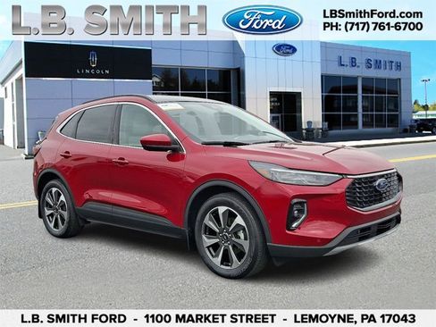 Certified 2023 Ford Escape Platinum w/ Premium Technology Package AWD/4WD image 1