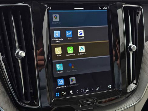 Certified 2023 Volvo XC60 T8 Plus w/ Climate Package image 27