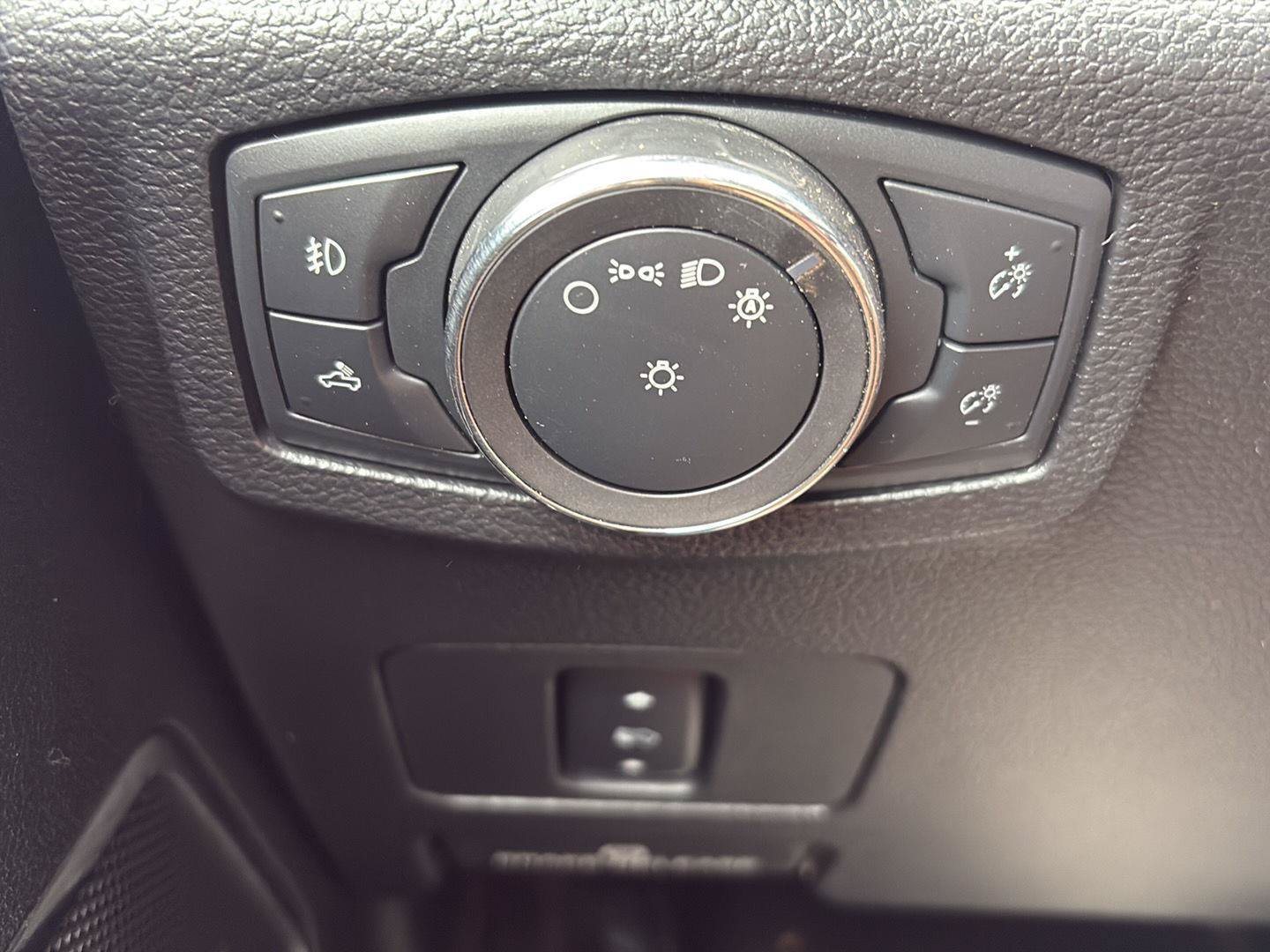 Used 2019 Ford F350 Lariat w/ Chrome Package AWD/4WD image 22