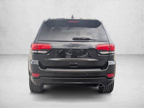 Used 2018 Jeep Grand Cherokee Altitude AWD/4WD image 7