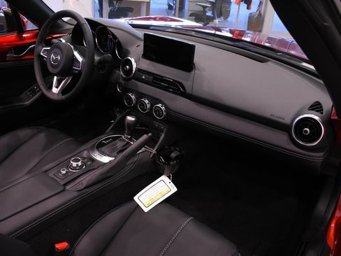 New 2025 MAZDA MX-5 Miata Grand Touring w/ Weather Package image 19