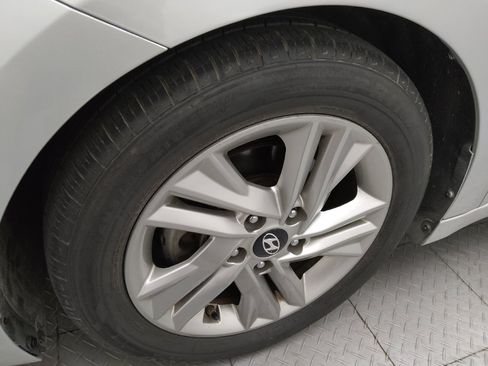 Used 2019 Hyundai Elantra Value Edition FWD image 31