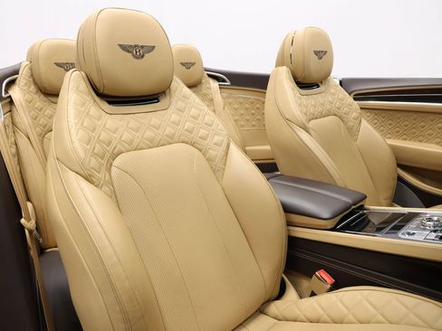 Used 2021 Bentley Continental GT AWD/4WD image 86