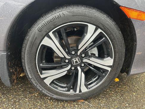 Used 2016 Honda Civic Touring image 9